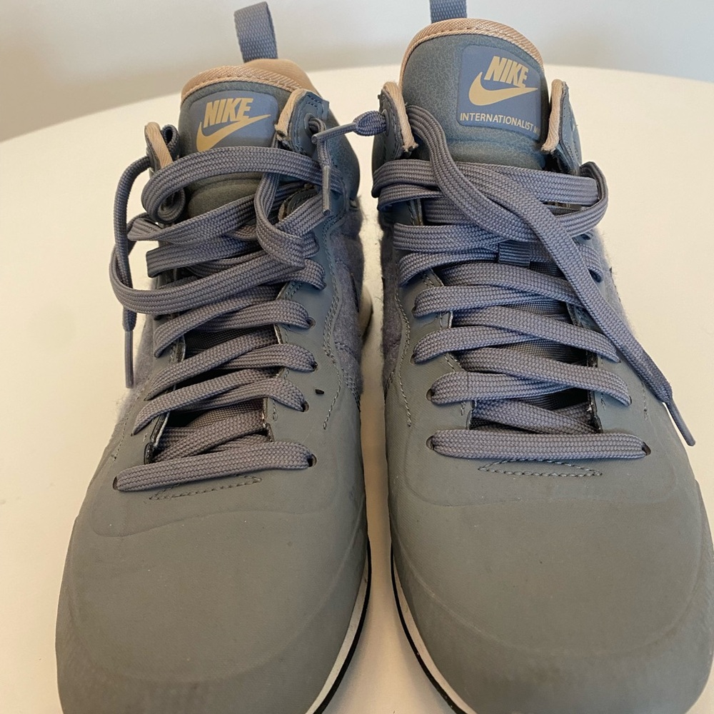 Nike Gray Sneakers with Monochromatic Design